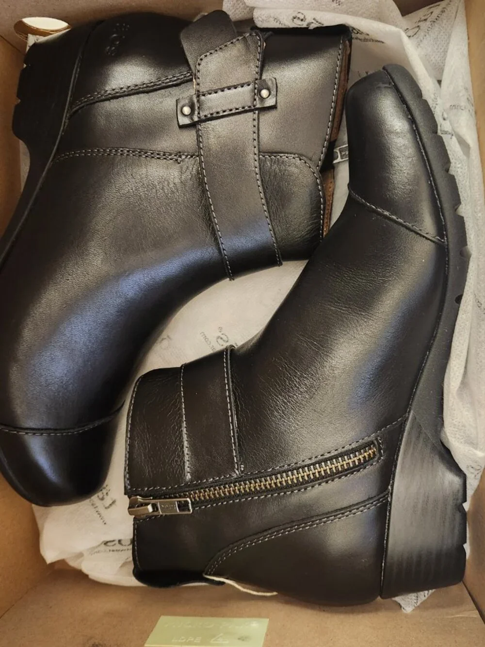 TAOS Black Leather 